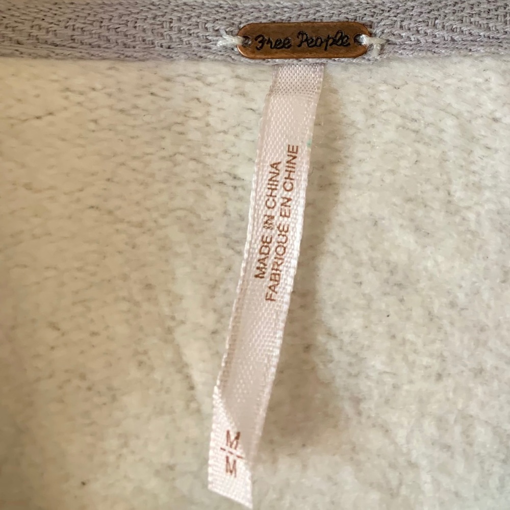Free people Movement Sweatshirt. NWOT M - Picture 5 of 6